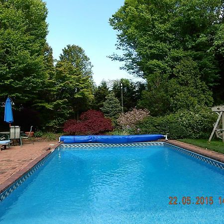 A Butlers Manor Bed & Breakfast Southampton Bagian luar foto