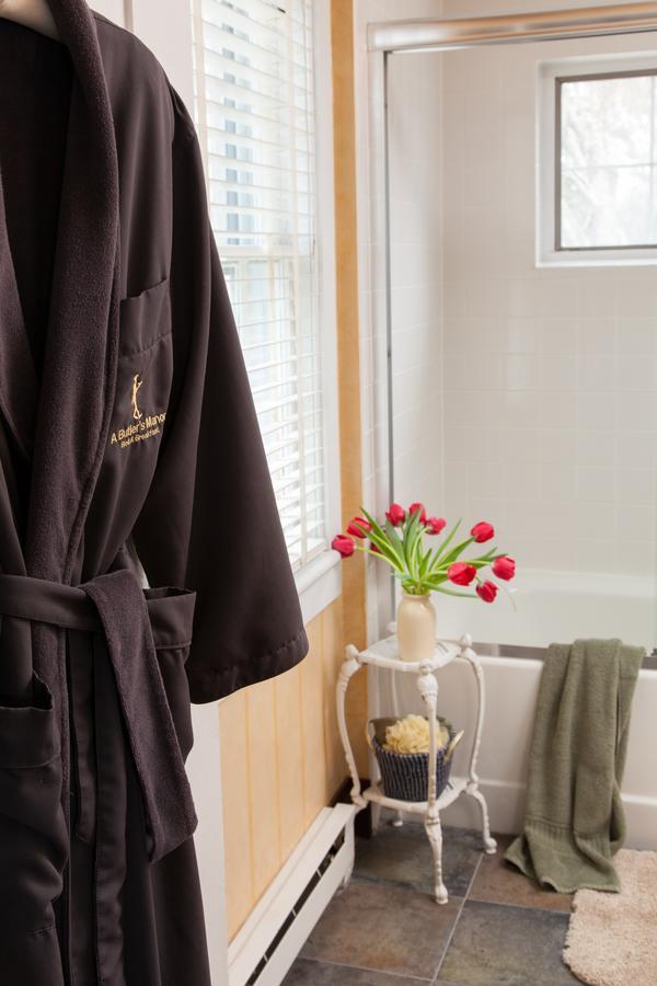 A Butlers Manor Bed & Breakfast Southampton Bagian luar foto