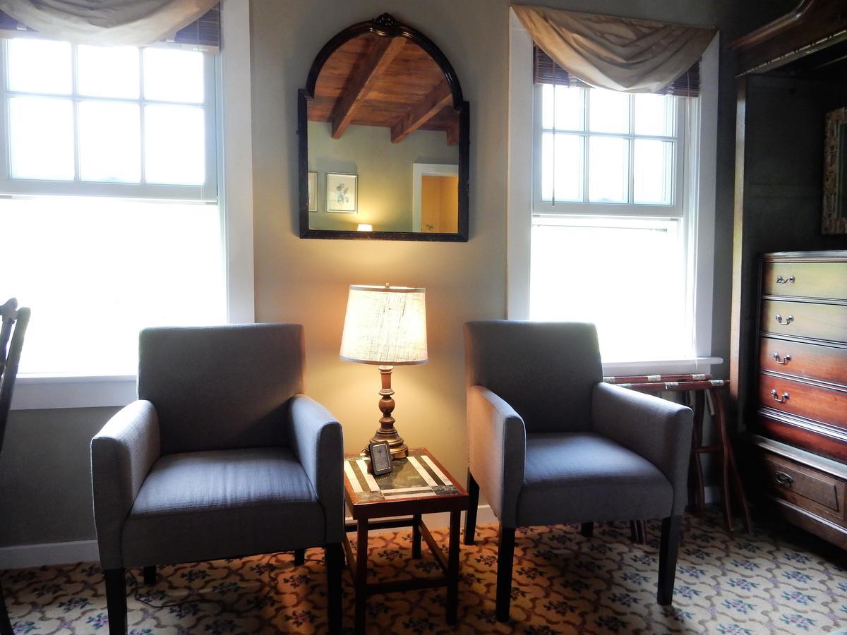 A Butlers Manor Bed & Breakfast Southampton Bagian luar foto